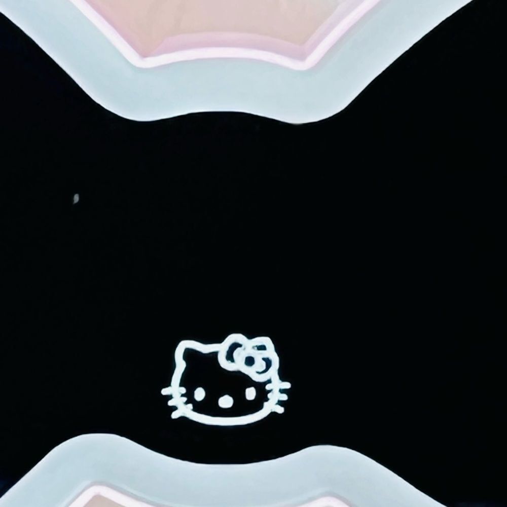 Hello Kitty Mini Bow LED Compact Mirror - Picture 11 of 11